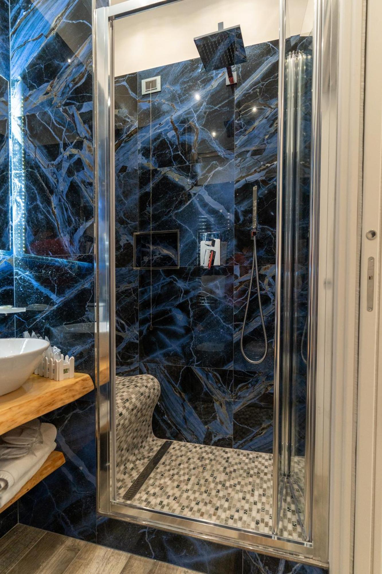 Suites Matteotti 57 Civitavecchia Eksteriør billede