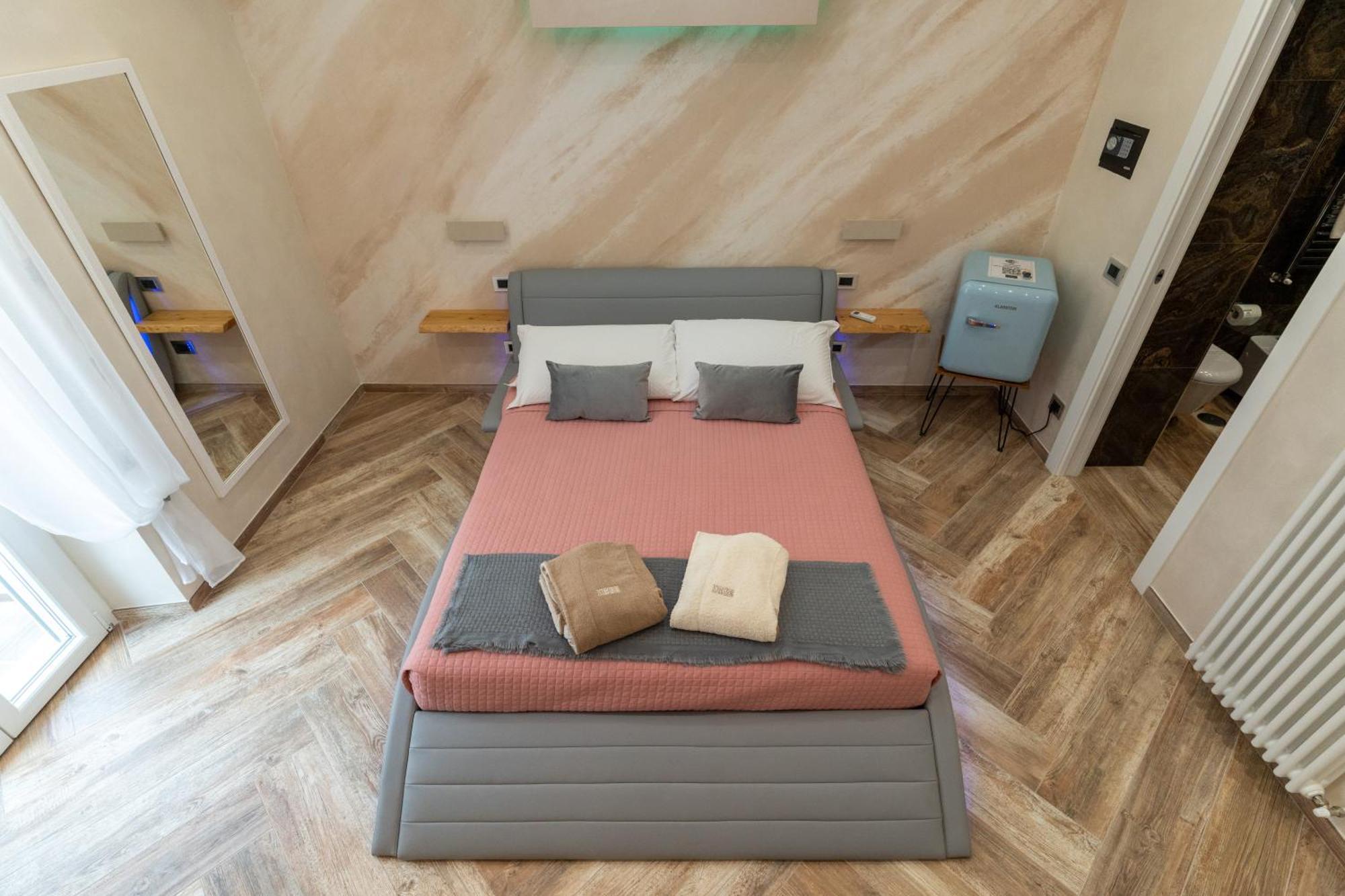 Suites Matteotti 57 Civitavecchia Eksteriør billede